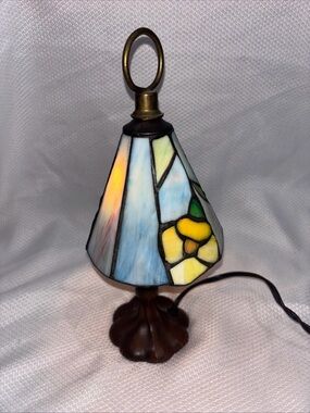 Tiffany Style 10.5 Inch Lamp Yellow Rose Glass Hang Or Stand Floral Stained